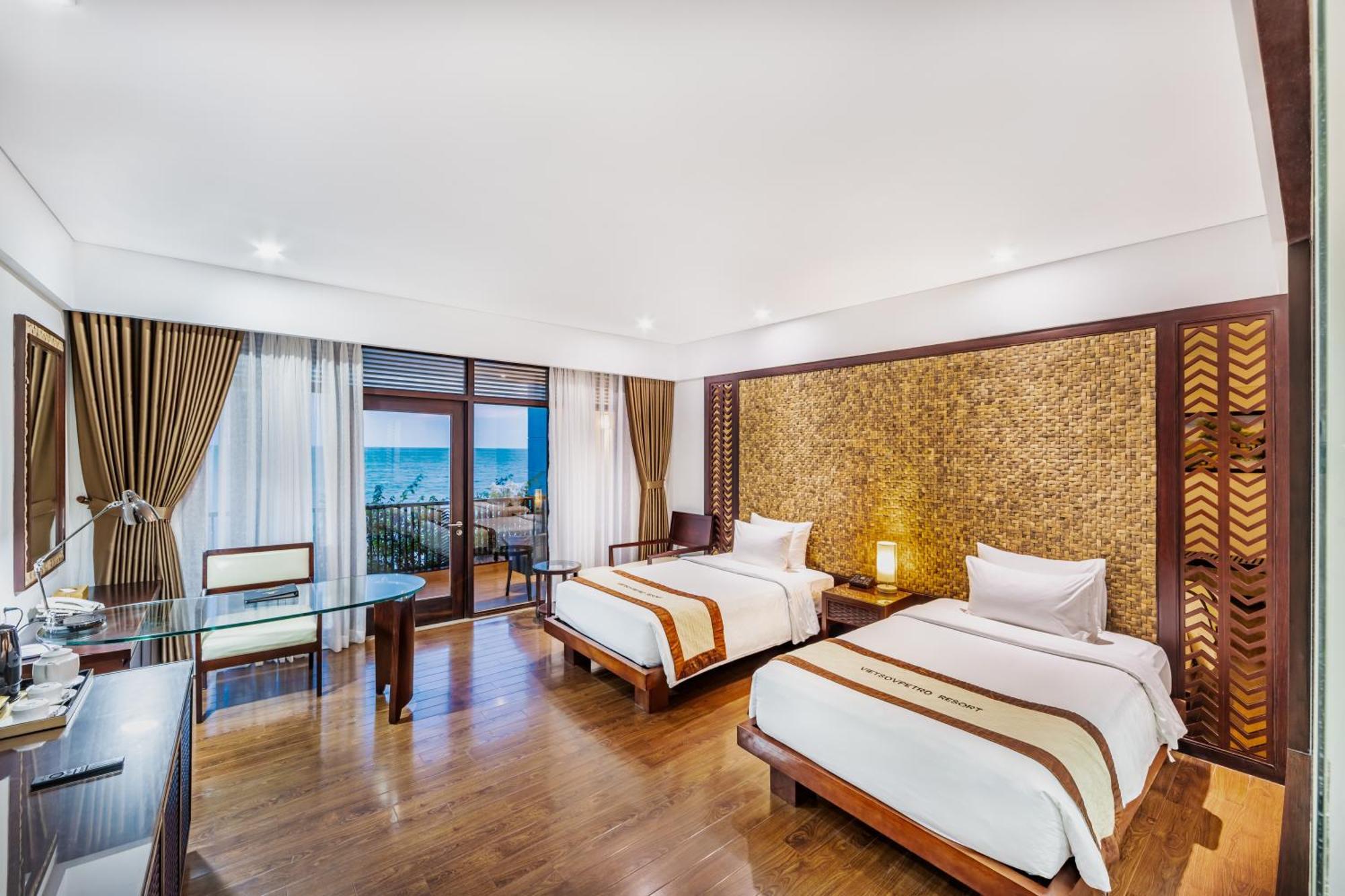 Vietsovpetro & 4* Hồ Tràm