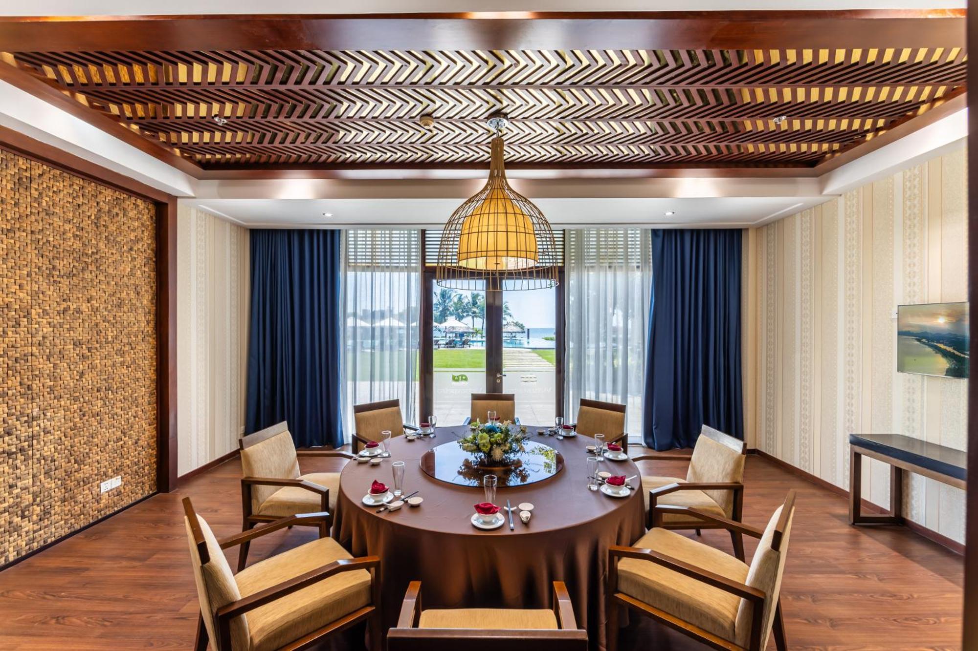 Resort Vietsovpetro & Hồ Tràm